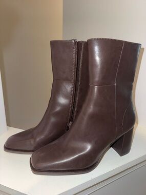 Steve Madden Madden Girl Chocolate Brown Booties Monica 8.5 like new